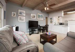 519 Stratford, Del Mar, California, United States 92014, 2 Bedrooms Bedrooms, ,For sale,Stratford,200010981