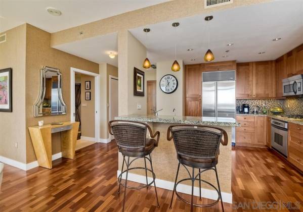 700 Harbor Dr, San Diego, California, United States 92101, 2 Bedrooms Bedrooms, ,For sale,Harbor Dr,200011032