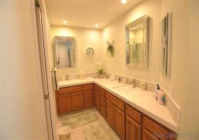 4701 Date Avenue, La Mesa, California, United States 91942, 2 Bedrooms Bedrooms, ,For sale,Date Avenue,200011217