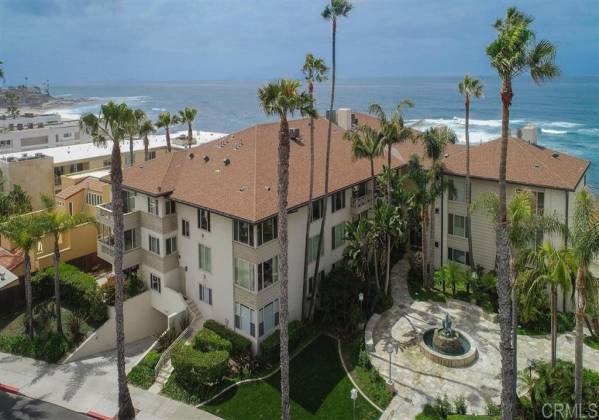 220 Coast Blvd, La Jolla, California, United States 92037, 2 Bedrooms Bedrooms, ,For sale,Coast Blvd,200011406