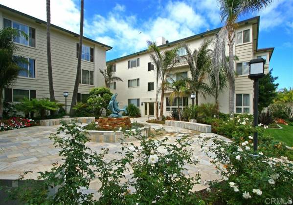 220 Coast Blvd, La Jolla, California, United States 92037, 2 Bedrooms Bedrooms, ,For sale,Coast Blvd,200011406