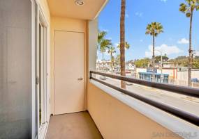 401 N Coast Hwy, Oceanside, California, United States 92054, 3 Bedrooms Bedrooms, ,For sale,N Coast Hwy,200011429