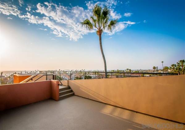 401 N Coast Hwy, Oceanside, California, United States 92054, 3 Bedrooms Bedrooms, ,For sale,N Coast Hwy,200011434