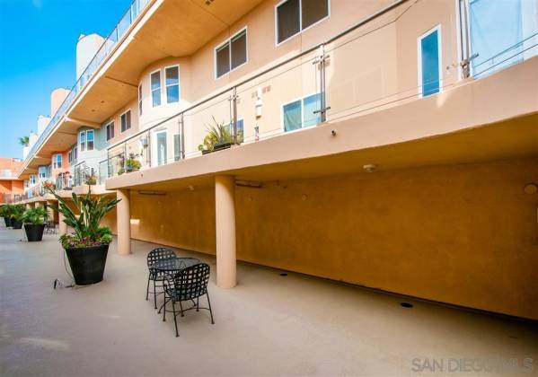 401 N Coast Hwy, Oceanside, California, United States 92054, 3 Bedrooms Bedrooms, ,For sale,N Coast Hwy,200011434