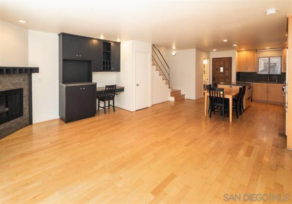 561 F Avenue, Coronado, California, United States 92118, 3 Bedrooms Bedrooms, ,1 BathroomBathrooms,For sale,F Avenue,200011473