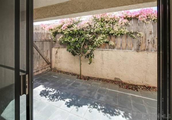 561 F Avenue, Coronado, California, United States 92118, 3 Bedrooms Bedrooms, ,1 BathroomBathrooms,For sale,F Avenue,200011473