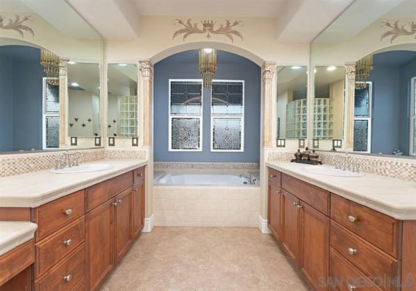 3239 Avenida Aragon, Carlsbad, California, United States 92009, 4 Bedrooms Bedrooms, ,1 BathroomBathrooms,For sale,Avenida Aragon,200011698