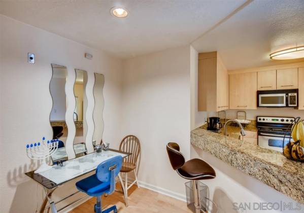 7415 Charmant, San Diego, California, United States 92122, 2 Bedrooms Bedrooms, ,For sale,Charmant,200011731