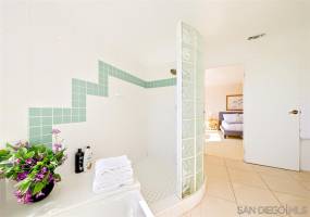 643 Rosemont St., La Jolla, California, United States 92037, 3 Bedrooms Bedrooms, ,For sale,Rosemont St.,200011746