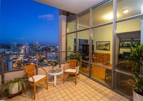 550 Front St, San Diego, California, United States 92101, 3 Bedrooms Bedrooms, ,1 BathroomBathrooms,For sale,Front St,200011751