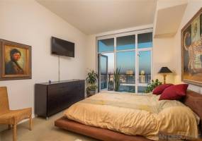 550 Front St, San Diego, California, United States 92101, 3 Bedrooms Bedrooms, ,1 BathroomBathrooms,For sale,Front St,200011751