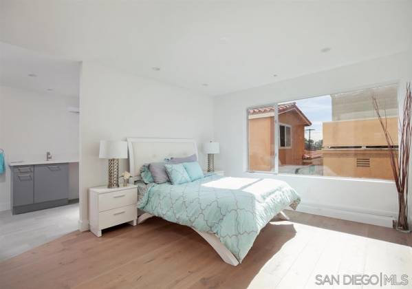 4107 Haines, San Diego, California, United States 92109, 3 Bedrooms Bedrooms, ,For sale,Haines,190057981