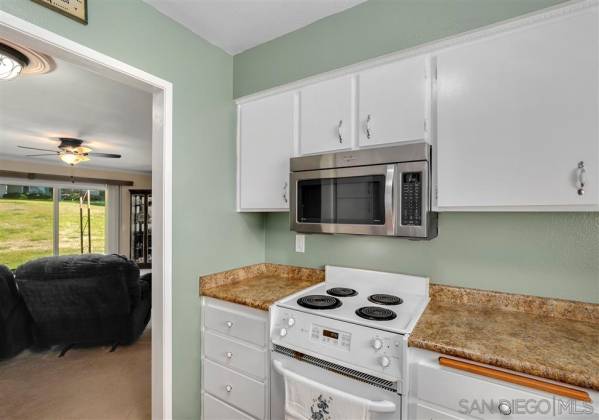 3706 Hickory Way, Oceanside, California, United States 92057, 2 Bedrooms Bedrooms, ,For sale,Hickory Way,200003944