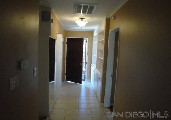 4514 3rd Street #14, La Mesa, California, United States 91941, 2 Bedrooms Bedrooms, ,1 BathroomBathrooms,For sale,3rd Street #14,190054575