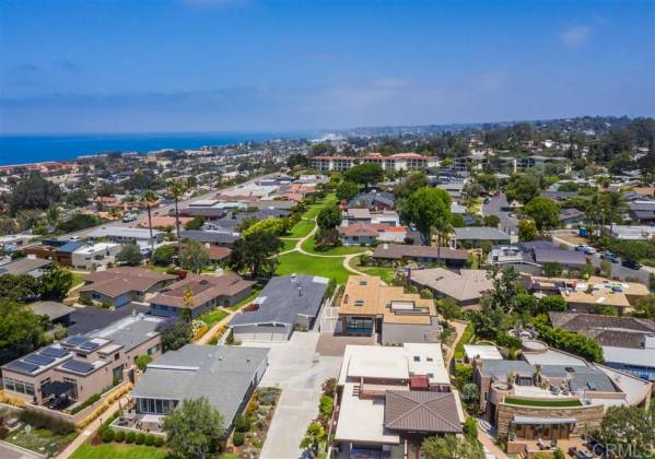 781 E Solana Circle, Solana Beach, California, United States 92075, 2 Bedrooms Bedrooms, ,For sale,E Solana Circle,200000264