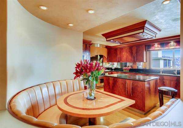 939 Coast Blvd, La Jolla, California, United States 92037, 2 Bedrooms Bedrooms, ,1 BathroomBathrooms,For sale,Coast Blvd,200021949