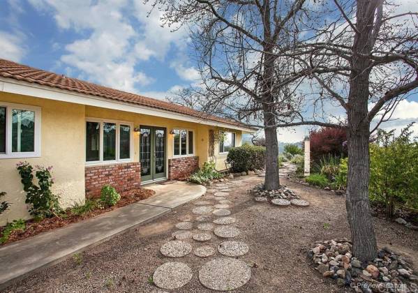 2425 Rose Road, Fallbrook, California, United States 92028, 3 Bedrooms Bedrooms, ,For sale,Rose Road,200021952