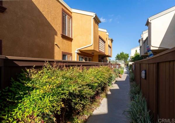 5252 Balboa Arms Dr, San Diego, California, United States 92117, 2 Bedrooms Bedrooms, ,For sale,Balboa Arms Dr,200021954