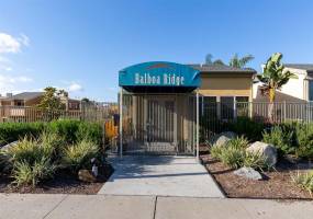 5252 Balboa Arms Dr, San Diego, California, United States 92117, 2 Bedrooms Bedrooms, ,For sale,Balboa Arms Dr,200021954