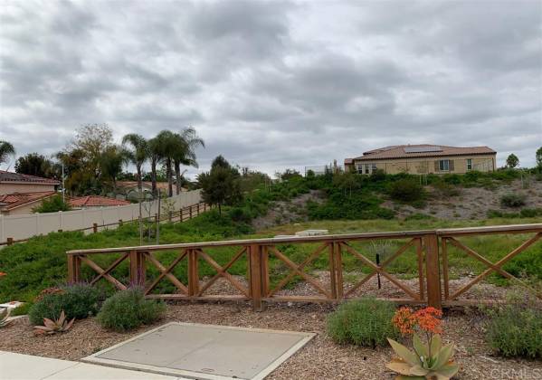 1325 LINSAY PLACE, Escondido, California, United States 92026, 3 Bedrooms Bedrooms, ,For sale,LINSAY PLACE,200021956