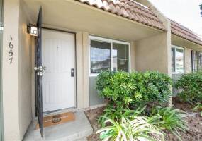 1657 Rue De Valle, San Marcos, California, United States 92078, 2 Bedrooms Bedrooms, ,1 BathroomBathrooms,For sale,Rue De Valle,200021965