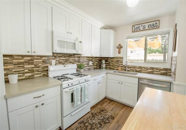 1657 Rue De Valle, San Marcos, California, United States 92078, 2 Bedrooms Bedrooms, ,1 BathroomBathrooms,For sale,Rue De Valle,200021965