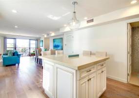 6633 La Jolla Blvd, La Jolla, California, United States 92037, 2 Bedrooms Bedrooms, ,1 BathroomBathrooms,For sale,La Jolla Blvd,200021967