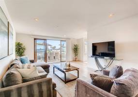 6639 La Jolla Blvd, La Jolla, California, United States 92037, 2 Bedrooms Bedrooms, ,2 BathroomsBathrooms,For sale,La Jolla Blvd,200021972