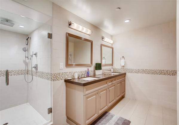 6639 La Jolla Blvd, La Jolla, California, United States 92037, 2 Bedrooms Bedrooms, ,2 BathroomsBathrooms,For sale,La Jolla Blvd,200021972