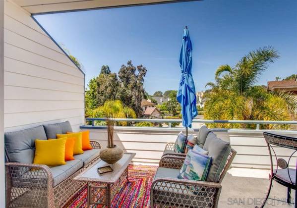 958 Valley Ave, Solana Beach, California, United States 92075, 3 Bedrooms Bedrooms, ,For sale,Valley Ave,200021978