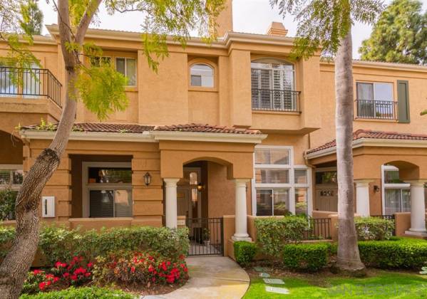 7175 Calabria Ct., San Diego, California, United States 92122, 2 Bedrooms Bedrooms, ,1 BathroomBathrooms,For sale,Calabria Ct.,200021984