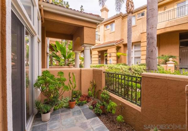 7175 Calabria Ct., San Diego, California, United States 92122, 2 Bedrooms Bedrooms, ,1 BathroomBathrooms,For sale,Calabria Ct.,200021984