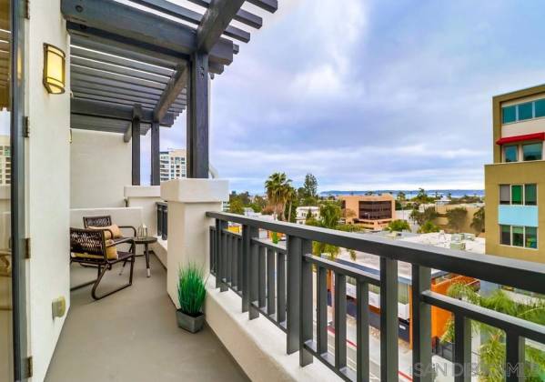 3275 5th Ave, San Diego, California, United States 92103, 2 Bedrooms Bedrooms, ,For sale,5th Ave,200022012