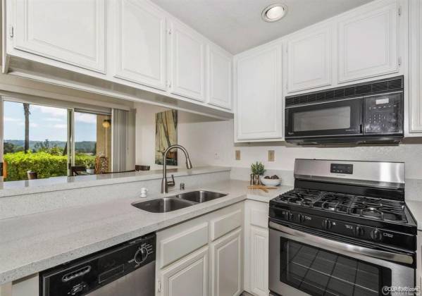 7486 Altiva Pl, Carlsbad, California, United States 92009, 1 Bedroom Bedrooms, ,For sale,Altiva Pl,200022031