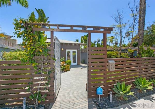 4767 Pescadero Avenue, San Diego, California, United States 92107, 3 Bedrooms Bedrooms, ,For sale,Pescadero Avenue,200022041