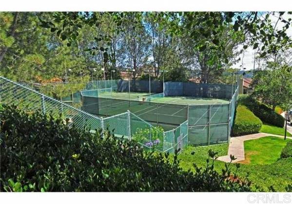 1222 RIVER GLEN ROW, SAN DIEGO, California, United States 92111, 2 Bedrooms Bedrooms, ,For sale,RIVER GLEN ROW,200022042