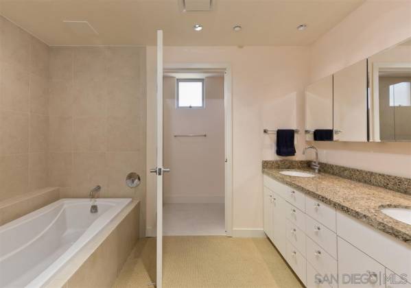 3415 6th Avenue, San Diego, California, United States 92103, 2 Bedrooms Bedrooms, ,1 BathroomBathrooms,For sale,6th Avenue,200022048