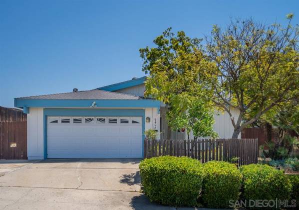 9401 Medina Drive, Santee, California, United States 92071, 3 Bedrooms Bedrooms, ,For sale,Medina Drive,200022052