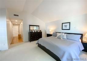 515 Bonair St, La Jolla, California, United States 92037, 3 Bedrooms Bedrooms, ,For sale,Bonair St,200022096