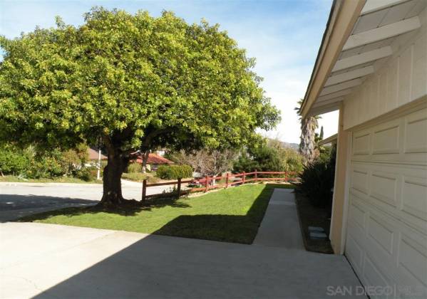 1869 Glenridge Road, Escondido, California, United States 92027, 5 Bedrooms Bedrooms, ,For sale,Glenridge Road,200009127