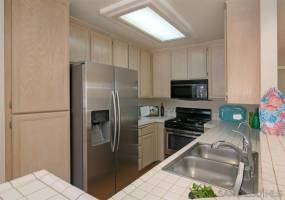 11356 CAMINO PLAYA CANCUN, San Diego, California, United States 92124, 2 Bedrooms Bedrooms, ,For sale,CAMINO PLAYA CANCUN,200022204