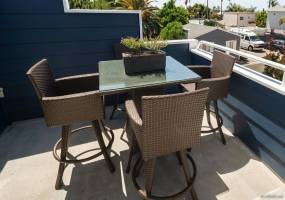 7402 1/2 Eads, La Jolla, California, United States 92037, 3 Bedrooms Bedrooms, ,For sale,Eads,200022211