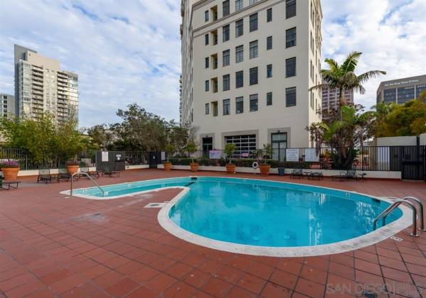 702 Ash St, San Diego, California, United States 92101, 2 Bedrooms Bedrooms, ,For sale,Ash St,200022258