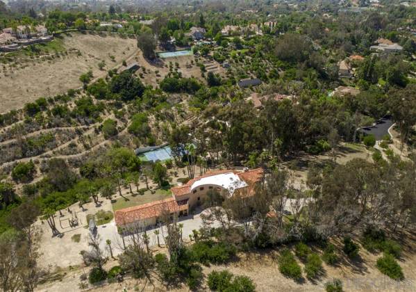 17398 Calle Serena, Rancho Santa Fe, California, United States 92067, 8 Bedrooms Bedrooms, ,For sale,Calle Serena,200030400