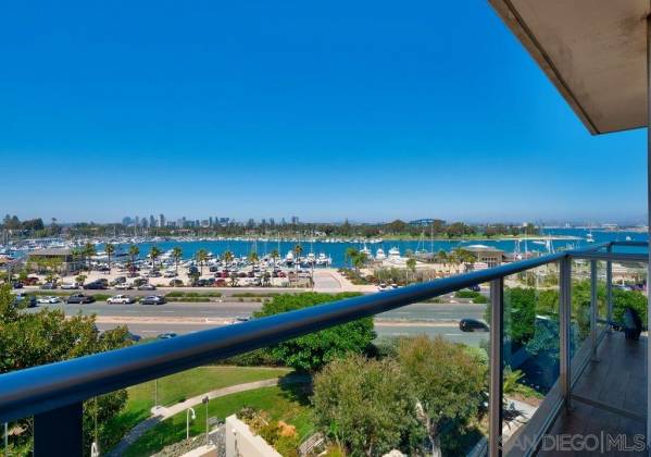 1750 Avenida Del Mundo, Coronado, California, United States 92118, 2 Bedrooms Bedrooms, ,For sale,Avenida Del Mundo,200031766