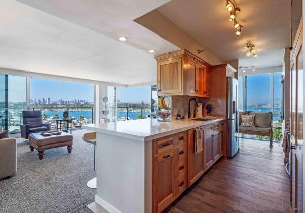 1750 Avenida Del Mundo, Coronado, California, United States 92118, 2 Bedrooms Bedrooms, ,For sale,Avenida Del Mundo,200031766