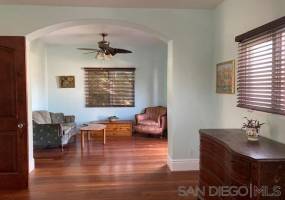 667 POMONA AVENUE, CORONADO, California, United States 92118, 4 Bedrooms Bedrooms, ,For sale,POMONA AVENUE,200033058