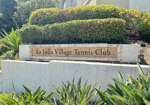 3862 La Jolla Village Drive, La Jolla, California, United States 92037, 2 Bedrooms Bedrooms, ,1 BathroomBathrooms,For sale,La Jolla Village Drive,200034257