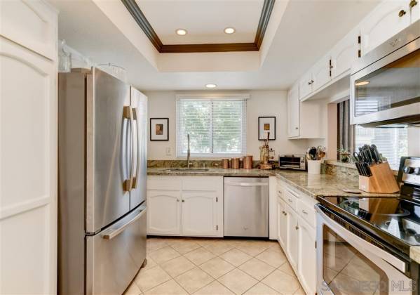 3862 La Jolla Village Drive, La Jolla, California, United States 92037, 2 Bedrooms Bedrooms, ,1 BathroomBathrooms,For sale,La Jolla Village Drive,200034257