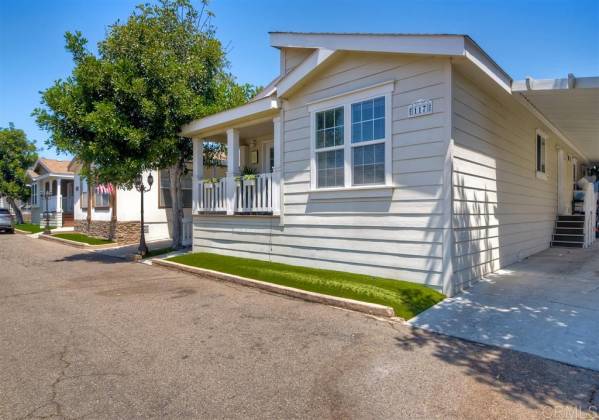 121 Orange Ave, Chula Vista, California, United States 91911, 3 Bedrooms Bedrooms, ,For sale,Orange Ave,200035240